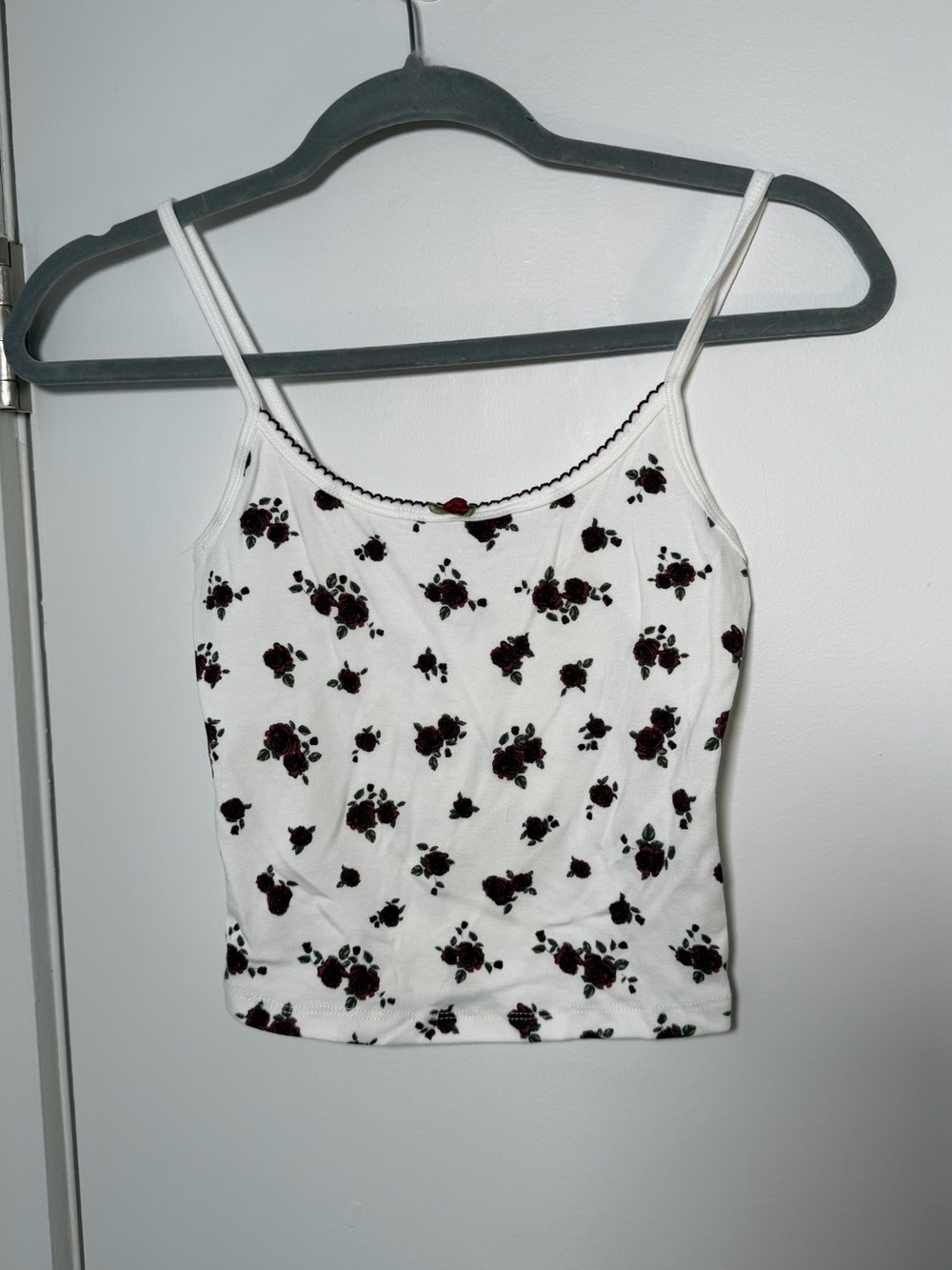 Garage White Floral Print Ribbed Cami with Burgundy Roses